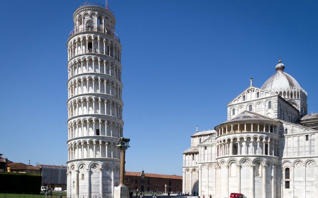 Torre y baptisterio de Pisa